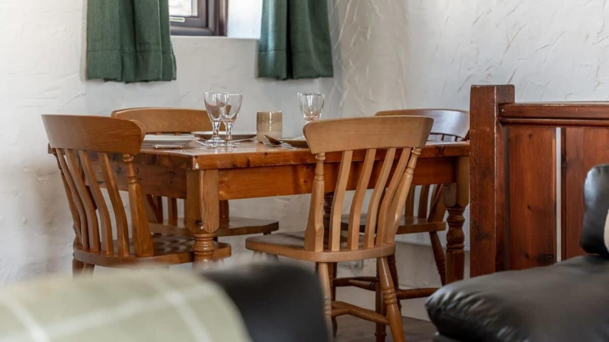 Lovely 2 Bedroom Coastal Cottage Near Bude Eksteriør bilde