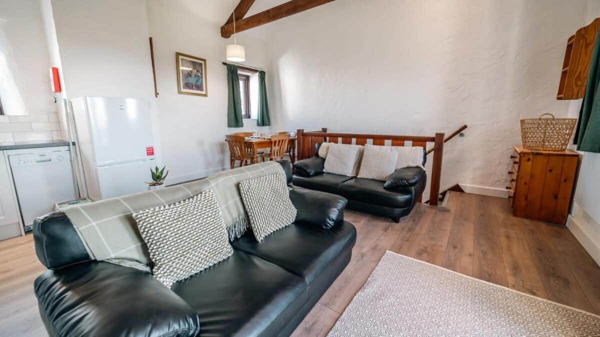 Lovely 2 Bedroom Coastal Cottage Near Bude Eksteriør bilde