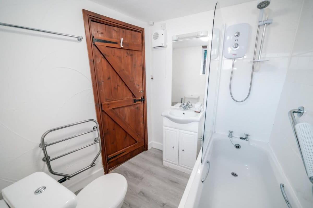 Lovely 2 Bedroom Coastal Cottage Near Bude Eksteriør bilde